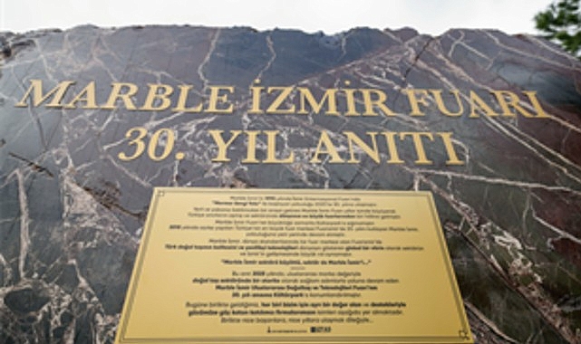 Marble İzmir’in 30’uncu yılına özel anıt Kültürpark’ta açıldı