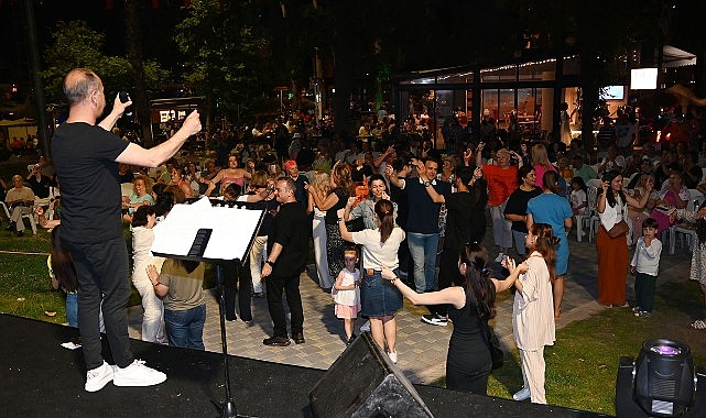 Mustafa Ertuğrul Aker Parkı’nda yer alan Kemer Belediyesi Deniz Kafe