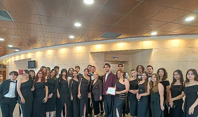 Manisa Büyükşehir Belediyesi Konservatuvarı Çok Sesli Gençlik ve Çocuk Korosu,