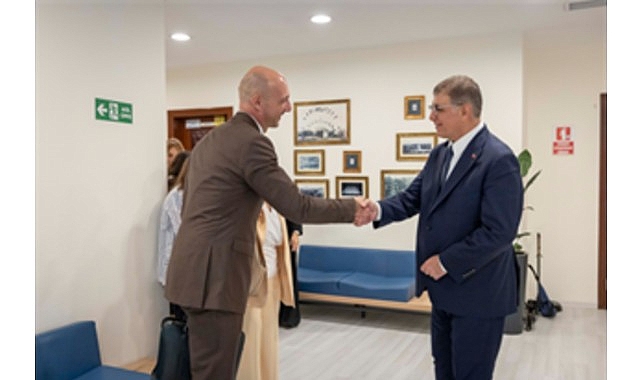 İzmir Büyükşehir Belediye Başkanı Dr.