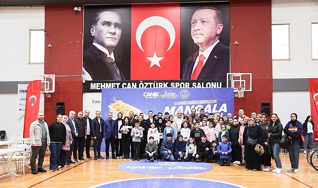 Canik Belediyesi'nin ilçede düzenlediği Canik Aile Gençlik Mangala Turnuvası büyük