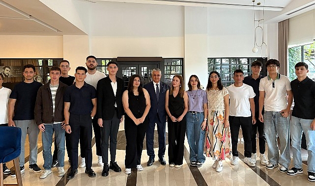 Kemer Belediye Başkanı Necati Topaloğlu, Gençlik Haftası başlangıcında Kemer Belediyesi