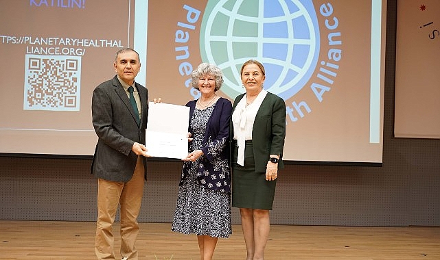 ABD Minnesota Üniversitesi’nde gezegen sağlığı alanında çalışmalar yapan Dr.