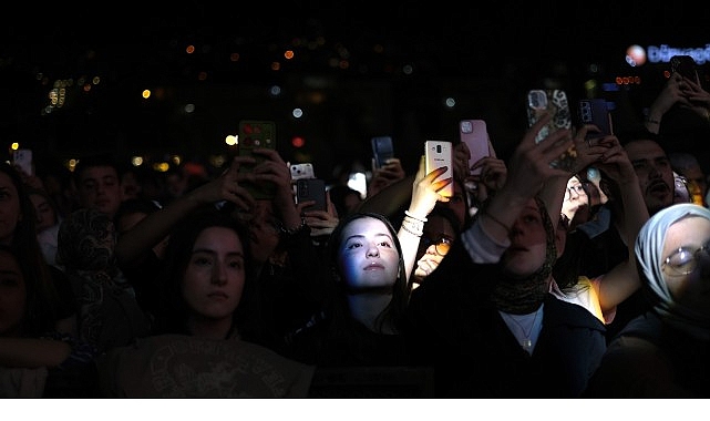 Kocaeli Büyükşehir Belediyesi tarafından gerçekleştirilen EnFest etkinlikleri kapsamında sahne alan