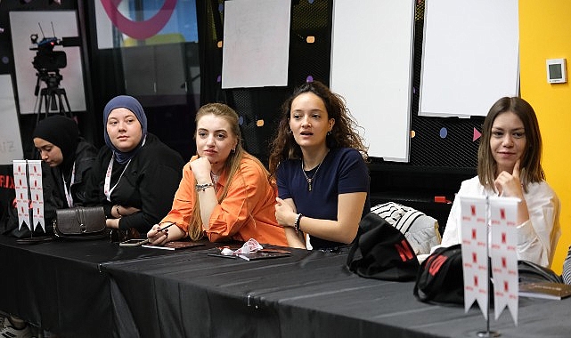 Lider eğlence servisi Netflix, Anadolu’daki genç yeteneklere kreatif sektörün kapılarını