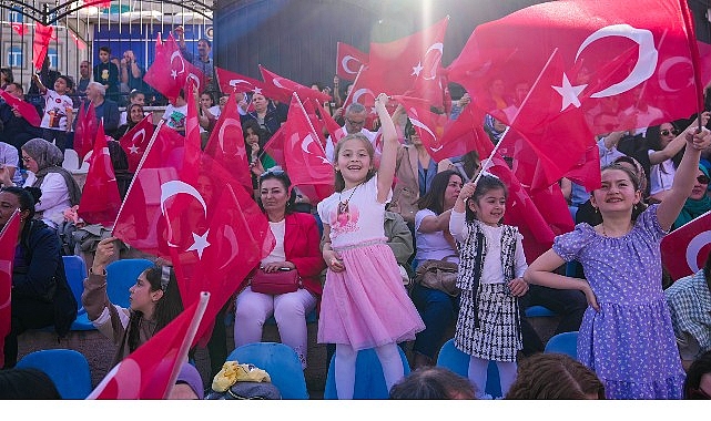 Keçiören Belediyesi tarafından Fatih Stadyumu’nda düzenlenen 19 Mayıs Atatürk’ü Anma,