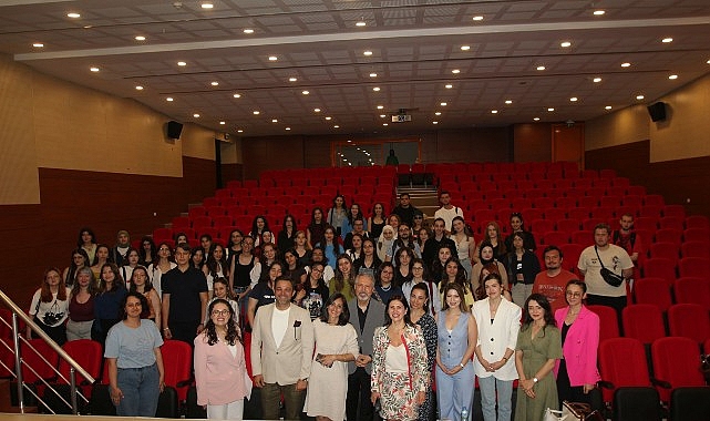 Ege Üniversitesi (EÜ) İletişim Fakültesi; Halkla İlişkiler ve Tanıtım, Gazetecilik,