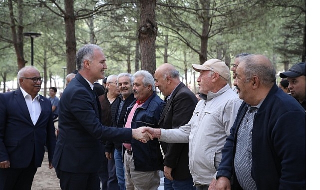 İnegöl Belediye Başkanı Alper Taban, mahalle buluşmaları kapsamında Yunus Emre