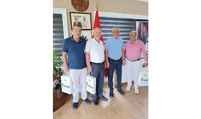 Zonguldak Kız İlköğretmen Okulu mezunları Kemer Belediye Başkanı Necati Topaloğlu’nu