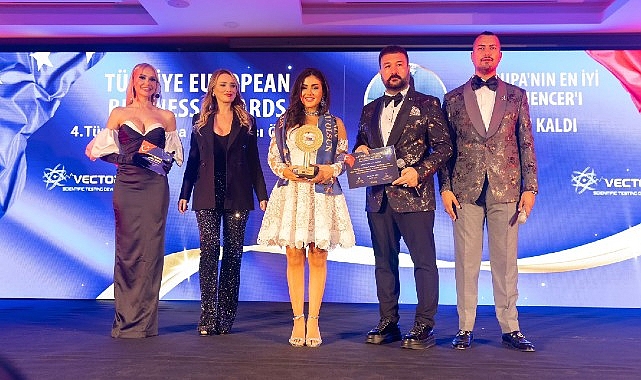 Sosyal medyanın parlayan yıldızlarından Arzu Kaldı, güzellik, müzik ve toplumsal