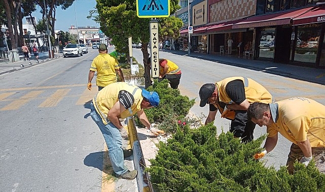 Aydın Büyükşehir Belediyesi, Kuşadası'nda hayata geçirdiği çalışmalarını sürdürüyor.