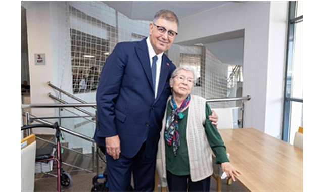 İzmir Büyükşehir Belediye Başkanı Dr.