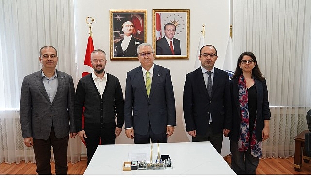 Ege Üniversitesi Fen Fakültesi öğretim üyesi Doç.