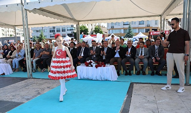Türkiye Çevre Haftası dolayısıyla Sivas Belediyesi öncülüğünde kutlama programı düzenlendi.