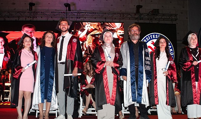 Ege Üniversitesi Tıp Fakültesinde 65’inci dönem mezuniyet töreni gerçekleştirildi.