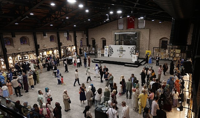 Konya Büyükşehir Belediyesi Meslek Edindirme Kursları’daki kursiyerlerin ürettiği hüsn-i hat, çini,