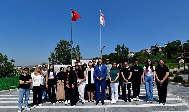 Bornova Belediye Başkanı Ömer Eşki, BELGEM’de eğitim alan 12.