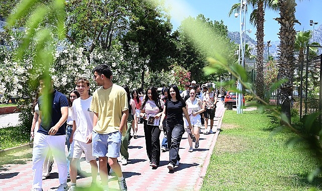 Kemer Belediye Başkanı Necati Topaloğlu'nun girişimiyle eğitim yuvasına dönüştürülen Ahmet
