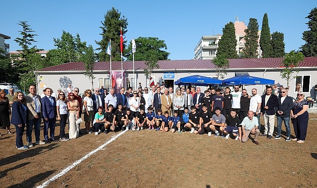 Yıllarca Beşiktaş forması giymiş Ali Gültiken, Galatasaray'ın unutulmaz futbolcularından Gökmen