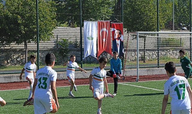 Osmangazi Belediyesi, 8-10 yaş aralığındaki çocuklar için futbol turnuvası düzenledi.