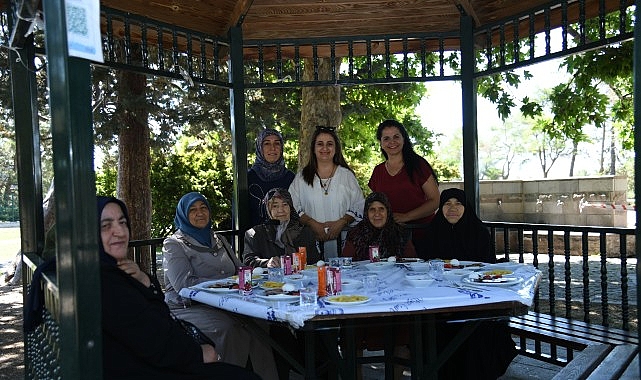 Kahramankazan Belediyesi, ilçede yaşayan büyükler için özel bir kahvaltı etkinliği