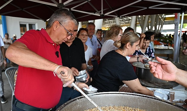 Kemer Belediye Başkanı Necati Topaloğlu’nun Muharrem ayı dolayısıyla düzenlediği aşure
