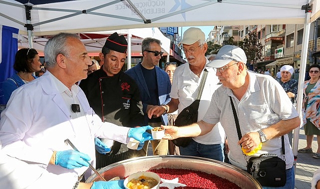 Küçükçekmece Belediyesi tarafından Muharrem ayı dolayısıyla vatandaşlara bolluk ve bereketin