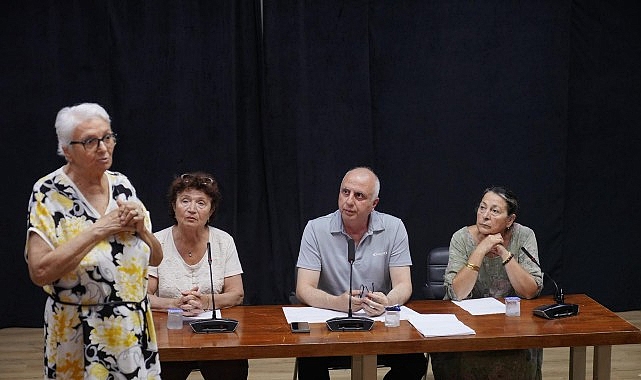 Ayvalık Belediye Başkanı Mesut Ergin, Ayvalıklı gençlerin eğitim yolculuğunda yanlarında