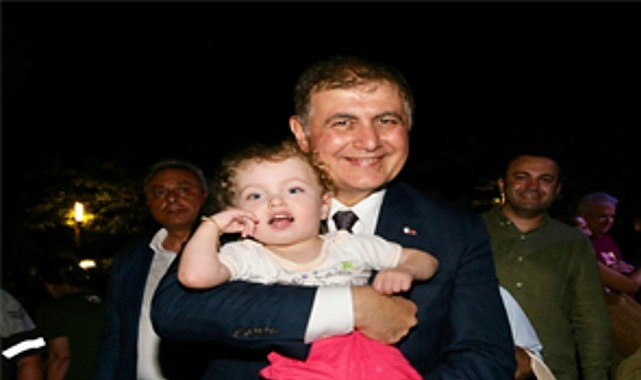 İzmir Büyükşehir Belediyesi tarafından Alaybey Muammer Aksoy Parkı’nda düzenlenen Mahalle