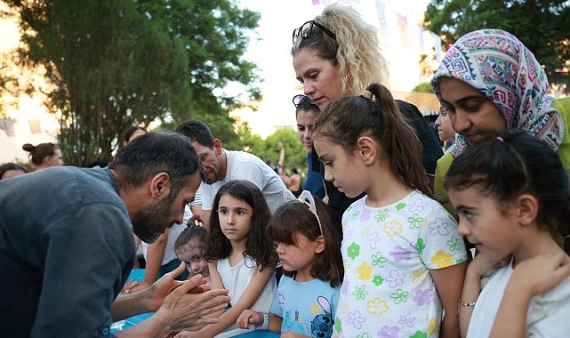 Bayraklı Belediyesi tarafından düzenlenen Sokak Festivali, Osmangazi Mahallesi Ahmet Taner