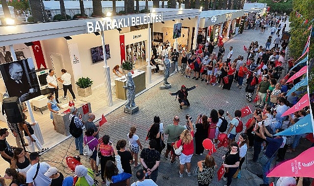      Bayraklı Belediyesi, 30 Ağustos Zafer Bayramı'nı