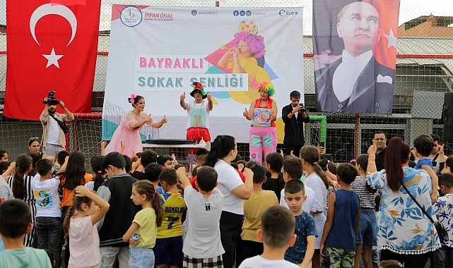 Bayraklı Belediyesi, Ağustos ayı boyunca dopdolu etkinlik takvimiyle ilçe sakinlerine