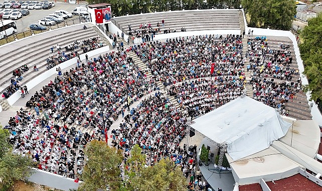 Buca Belediyesi Zeki & Metin Amfi Tiyatro yıllar sonra Süheyl
