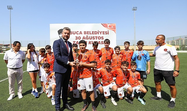 Buca Belediyesi, ilçedeki amatör futbol kulüplerini desteklemek ve gençleri spora