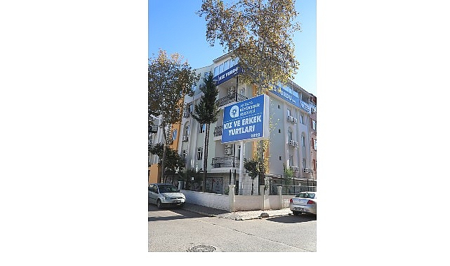 Antalya Büyükşehir Belediyesi’nin eğitim için Antalya’ya gelen öğrenciler için hizmete