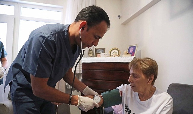 Çankaya Belediyesi, Evde Sağlık Hizmeti ile sağlık kuruluşuna gidemeyecek durumda olan Çankayalı vatandaşlara birinci basamak sağlık hizmeti