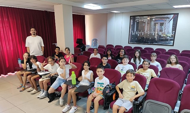 Çiğli Belediyesi’nin kültür-sanat çalışmaları kapsamında kurulan Gençlik Tiyatrosu yeni döneme