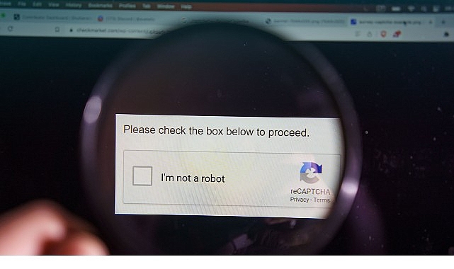 İnternette sıkça karşılaştığımız ve kullanıcıların insan mı yoksa bot mu