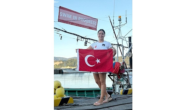 Ege Üniversitesi Spor Bilimleri Fakültesi mezunu milli yüzücü Bengisu Avcı,