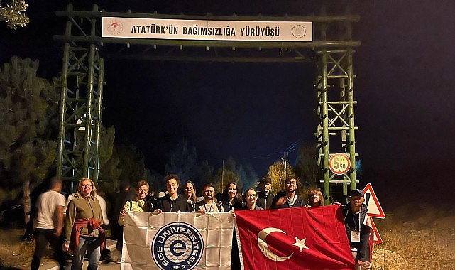 Ege Üniversitesi (EÜ) öğrencileri ve akademisyenlerinden oluşan ekip,  Büyük Taarruz’un