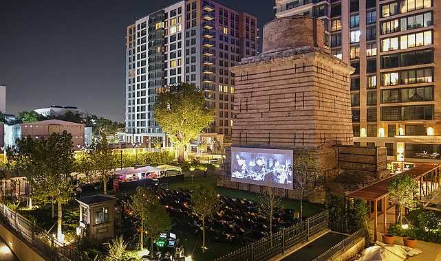 Tarihi atmosferini koruyarak geçmişi bugüne taşıyan; günün her anında yaşayan