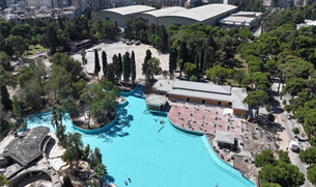 İzmir Büyükşehir Belediyesi tarafından aslına uygun olarak inşa edilen Göl