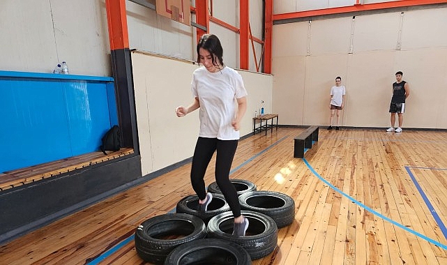 Gölcük Belediyesi bünyesinde ücretsiz hizmet veren POMEM sınavına hazırlık kursuna