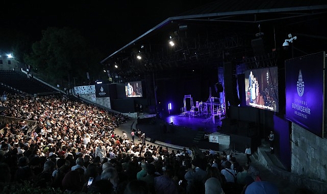 İstanbul Büyükşehir Belediyesi Şehir Tiyatroları, yaz akşamlarını sanatla dolu geçirmek