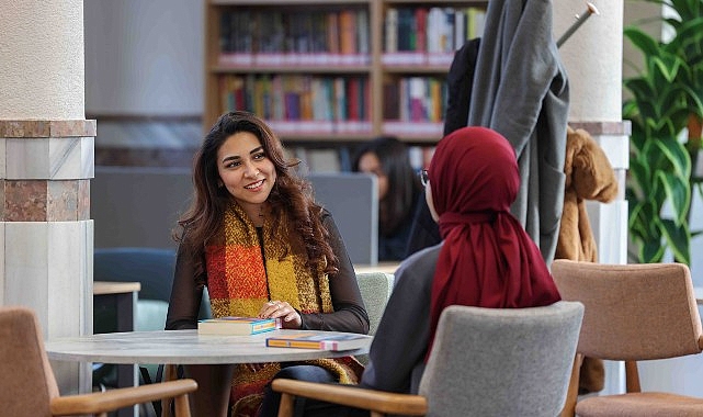 Kocaeli’de gençlerin buluşma noktası olan Halkevi Gençlik Merkezi’nde güz dönemi