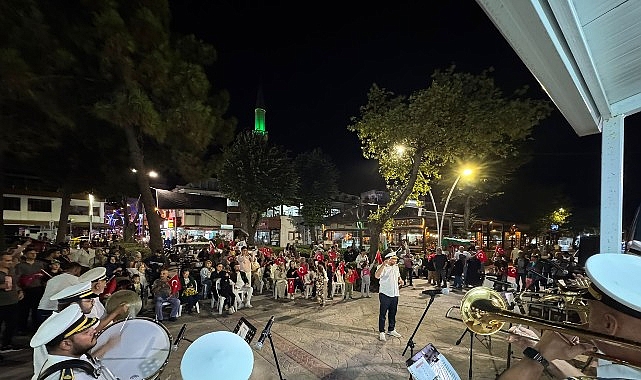 Kocaeli Büyükşehir Belediyesi Mehteran ve Bando Takımı, ‘İlçe Selamlama Konserleri’