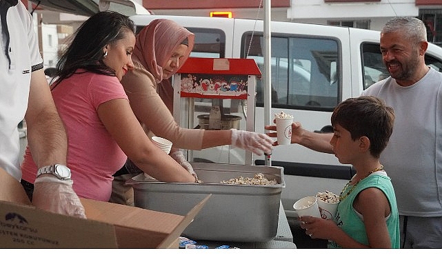 Keçiören Belediyesi’nin düzenlediği yaz konserlerinin ilki Yükseltepe Mahallesi Pazar Yeri’nde