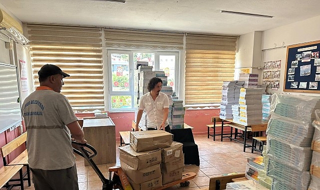 Kemer Belediye Başkanı Necati Topaloğlu’nun “Eğitim varsa gelecek var” projesi