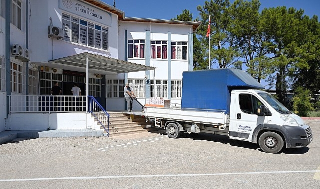 Kemer Belediye Başkanı Necati Topaloğlu’nun “Eğitim varsa gelecek var” projesi