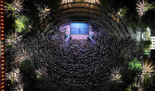 Konya Büyükşehir Belediyesi tarafından düzenlenen Açık Hava Sinema Etkinliği, Konyalılardan